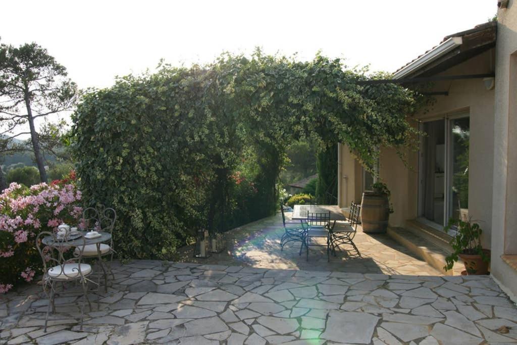 Elegante Villa De 180M3 Avec La Superbe Vue Connaux Kültér fotó