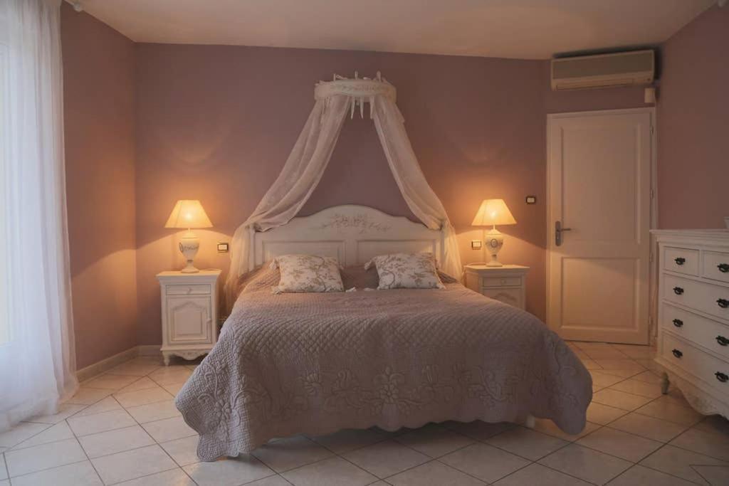 Elegante Villa De 180M3 Avec La Superbe Vue Connaux Kültér fotó